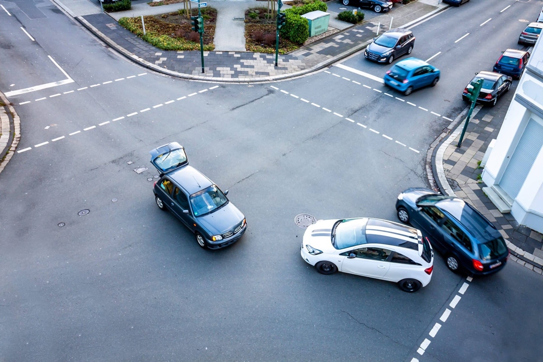 chaotic traffic intersection