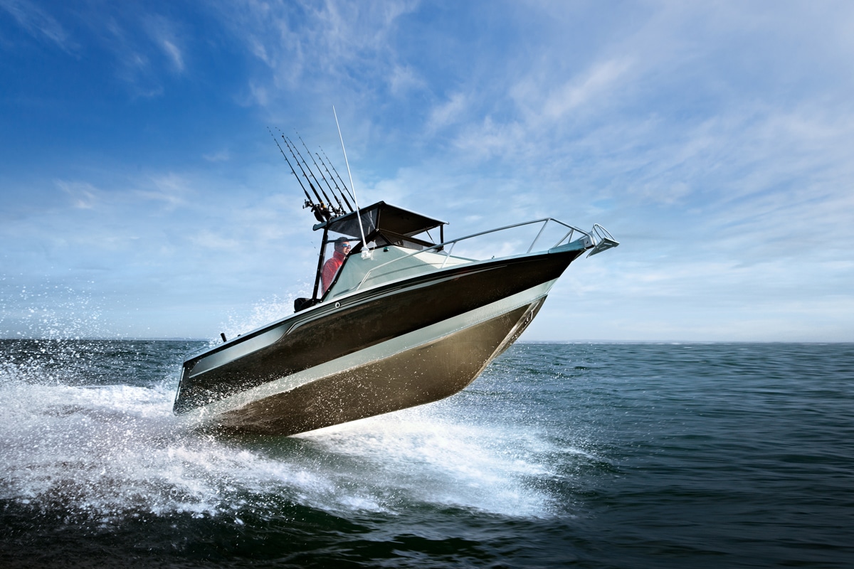 boat going high speed on water