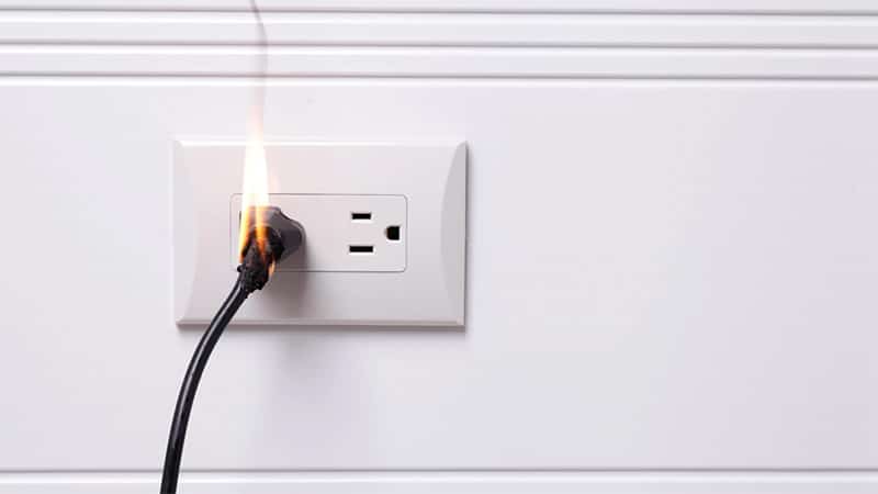 Manejo o Uso Inseguro de Herramientas Eléctricas, Electrodomésticos y Electrónicos