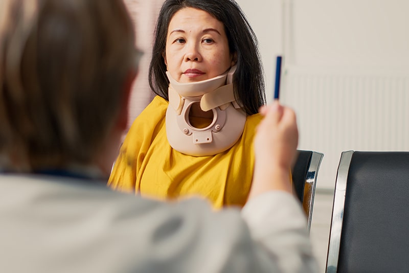Signs and Symptoms of Whiplash in Eugene