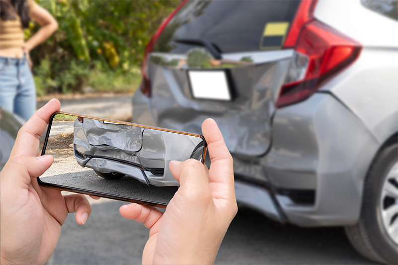 How Can a Rear-End Accident Lawyer Help Me?
